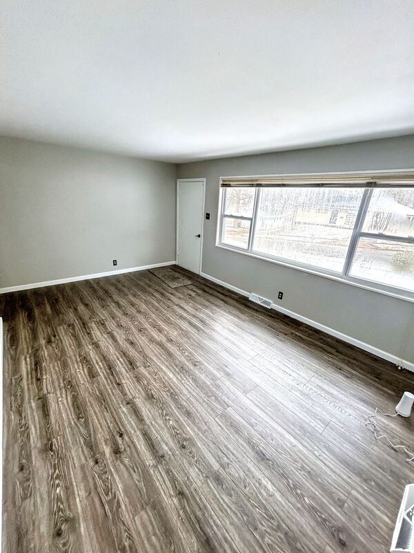 Building Photo - 5575 Winchelsea Dr