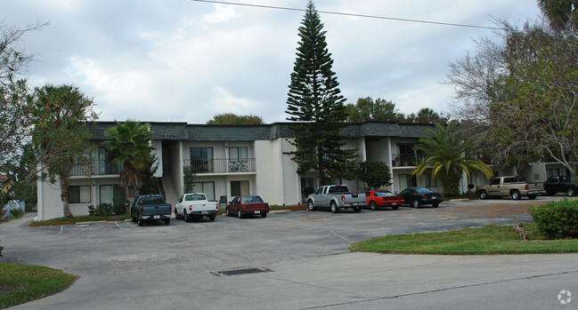 Building Photo - Palmetto Square Apartments