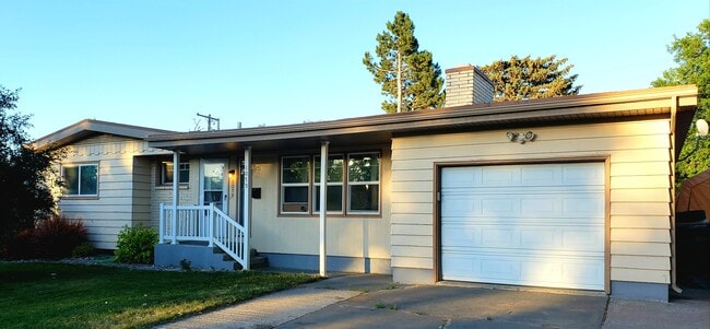 Frente de la casa - 1079 S Woodruff Ave