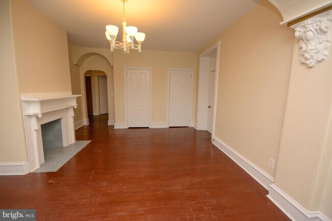 Building Photo - 344 Green Ln