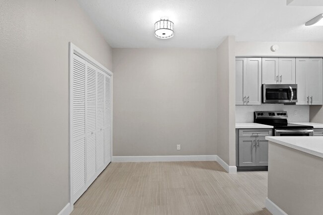 Building Photo - 2300 Augusta Dr