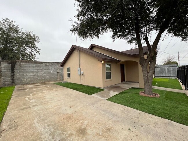 Building Photo - 4119 Sanders Ave.