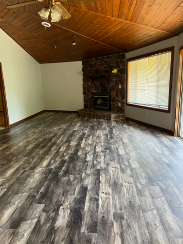 Primary Photo - 284 Knoll Dr