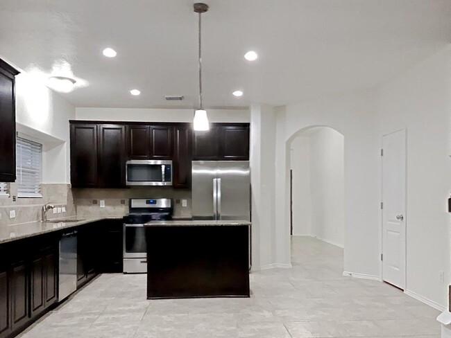 Foto del edificio - 2550 Riverway Dr