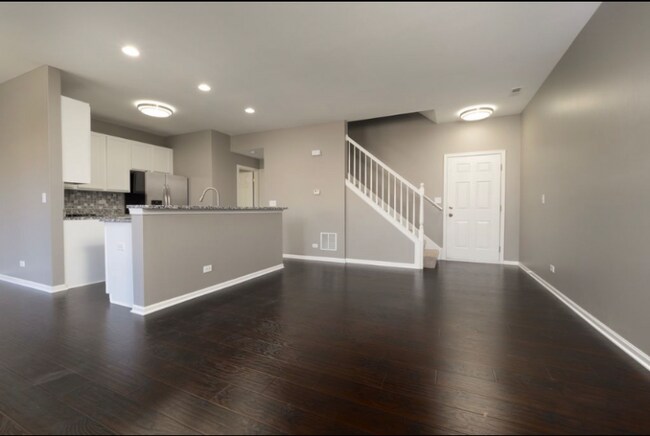 Foto del edificio - 4036 Blackstone Dr