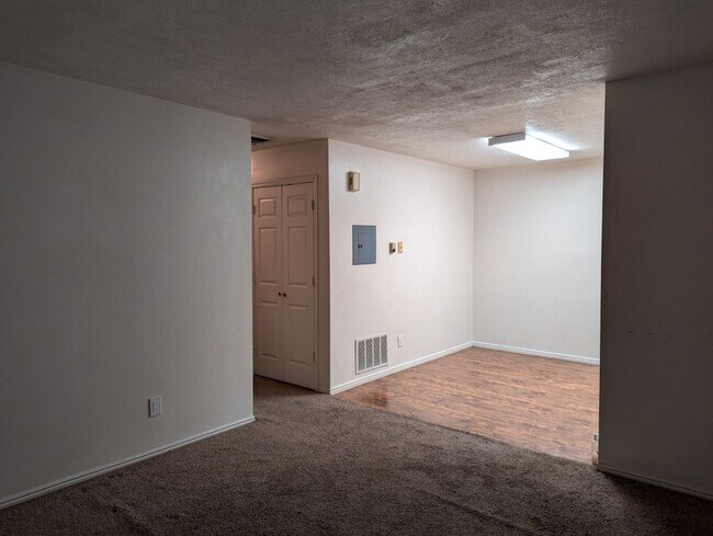Foto del edificio - 247 N 200 E