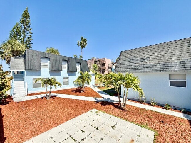 Building Photo - 14125 Palm St