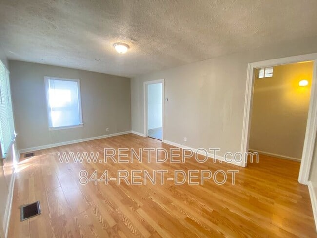 Foto del edificio - 1705 McConnell Ave.