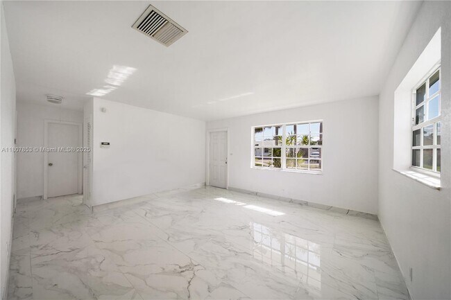 Building Photo - 2709 NW 54th St