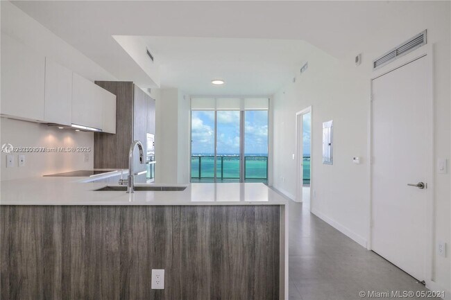 Foto del edificio - 2900 NE 7th Ave