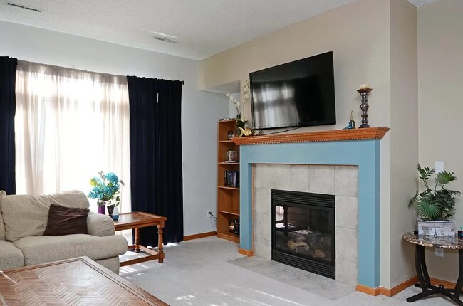 Building Photo - 672 Cobblestone Way