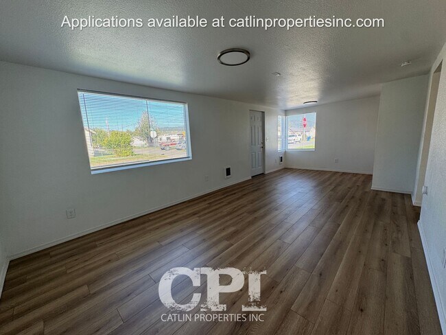Foto del edificio - 710 Cedar St