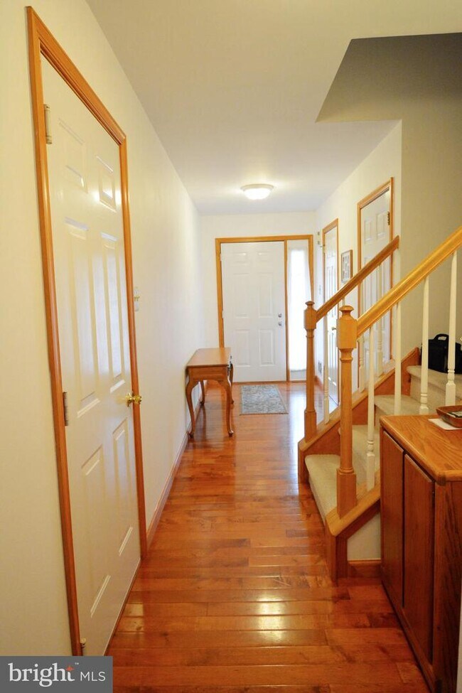 Building Photo - 4500 Louise St Claire Dr