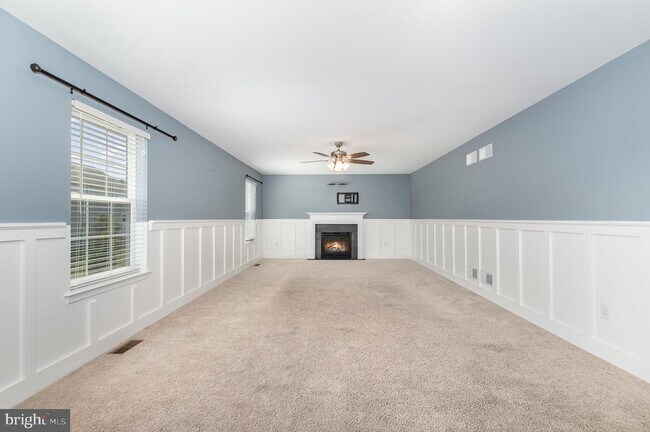 Building Photo - 6369 Knapp Dr