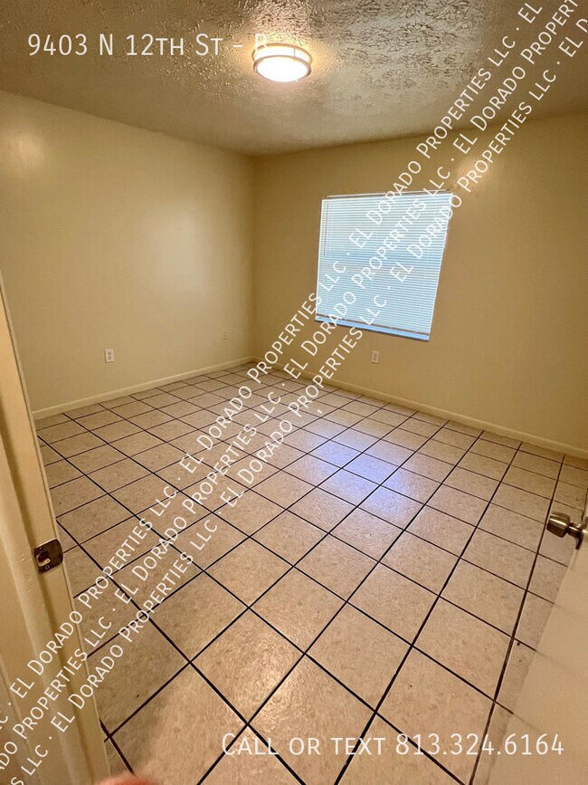 Foto del edificio - CLEAN and SPACIOUS Renovated 3 bedroom/ 1 ...