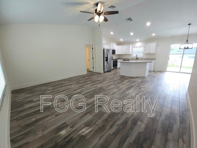 Building Photo - 7649 W Normandy Pl