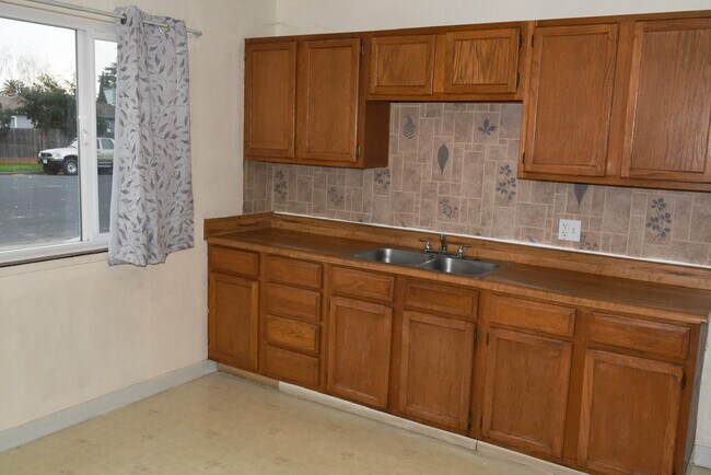 Building Photo - 1248 Ora Ave