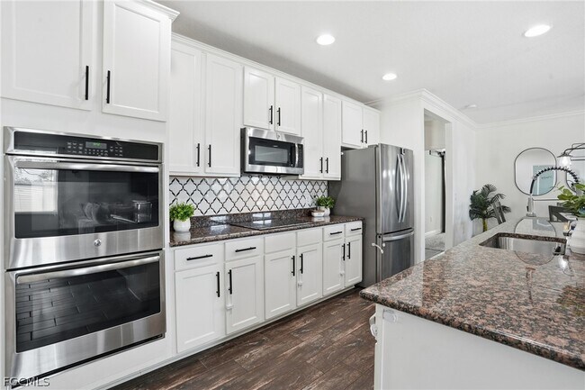 Foto del edificio - 1632 SW 13th Terrace