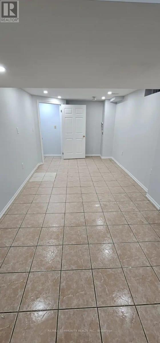 Building Photo - 91 Vivians Crescent