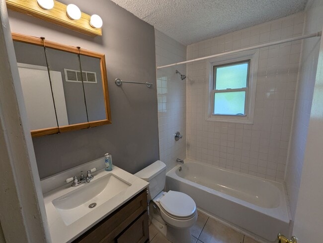Building Photo - Belle of Bellefontaine - 3 Bed, 1 Bath