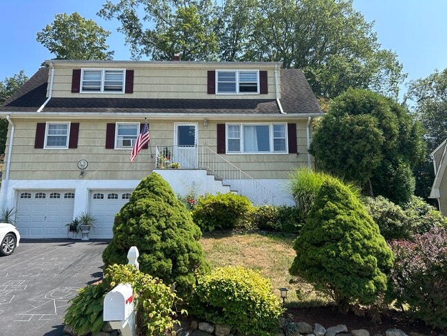 Building Photo - 14 Borman Dr