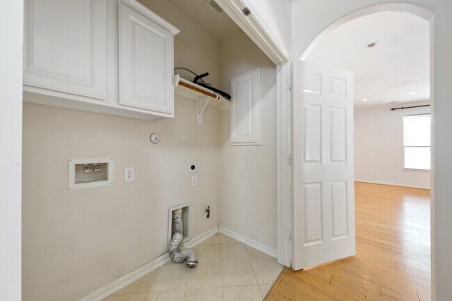 Building Photo - 24527 Spring Harbor Drive