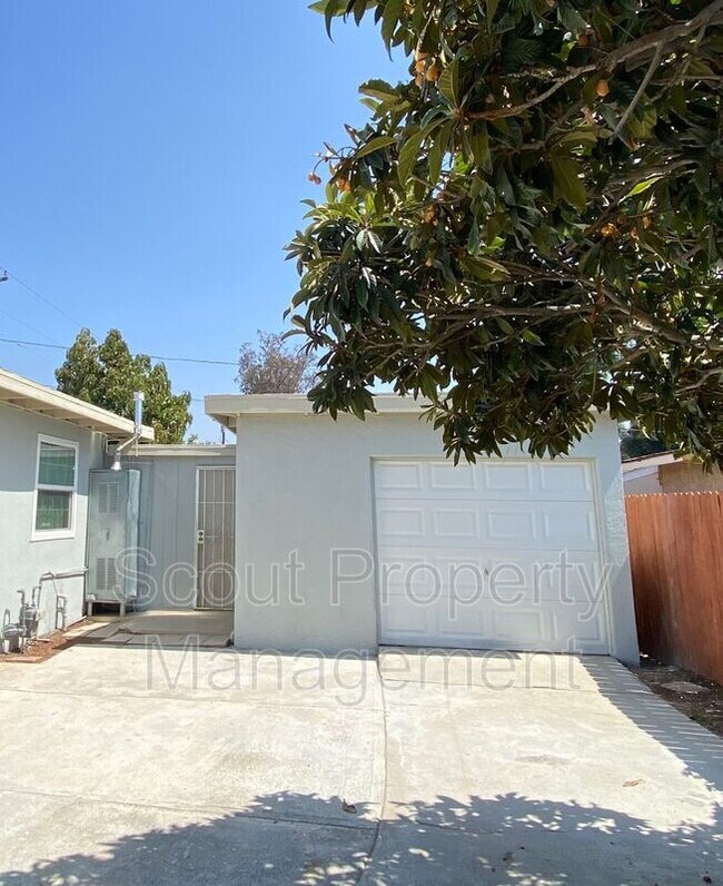 Building Photo - 7620 Magnolia Ave
