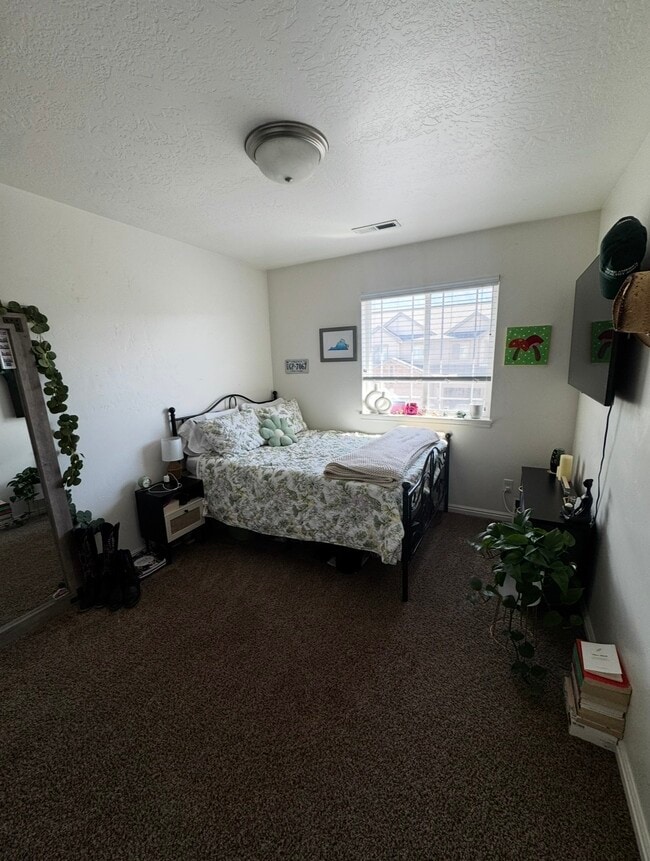Building Photo - 66 S 610 E