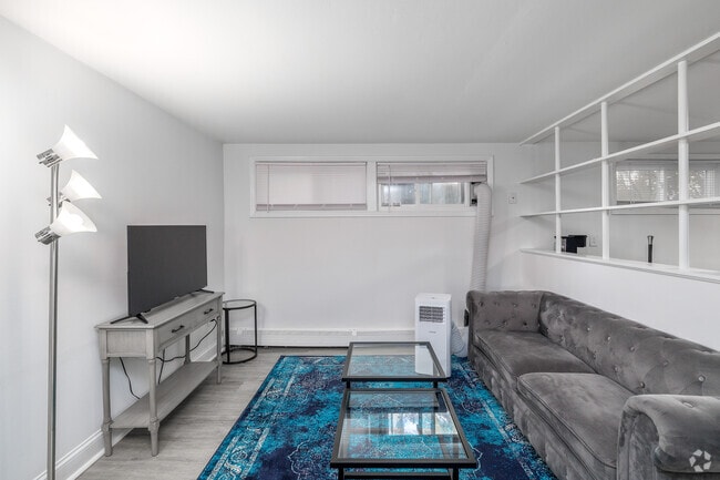 Interior Photo - 1817 Burnet Ave
