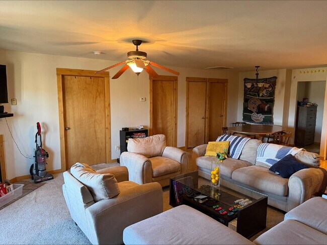 Foto del edificio - 4817 Glenwood Avenue #3