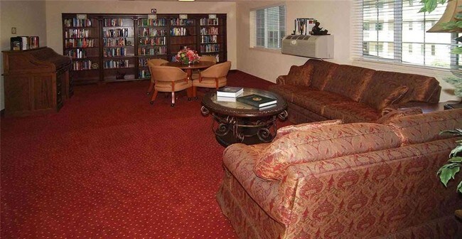 Foto del edificio - 2820 Wind River Ln