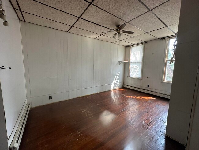 Building Photo - 143 Hopkins Ave