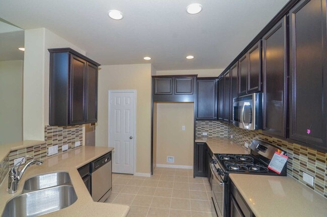 Building Photo - 15706 Whispering Green Dr