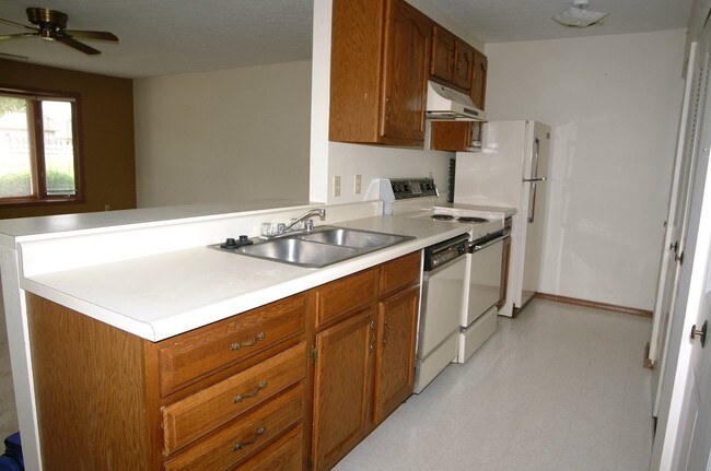  - 3905-3937 Bent Tree Dr