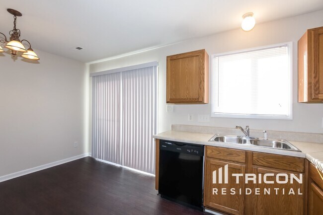 Foto del edificio - 1507 Hollow Maple Dr