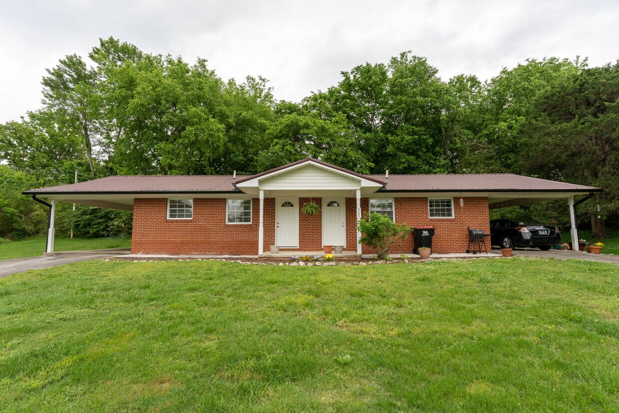 Primary Photo - 2182 Lakeview Rd