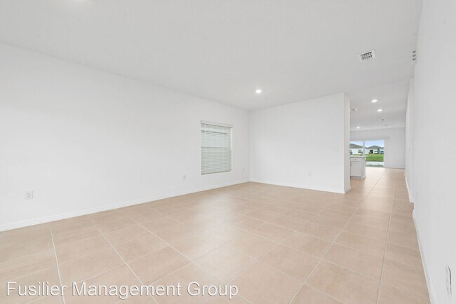 Foto del edificio - 4 br, 2 bath House - 237 Garnet Ave