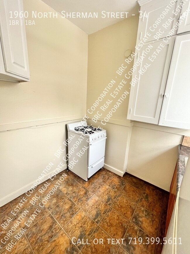 Building Photo - 1960 Sherman St