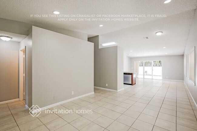 Building Photo - 119 NW 44th Terrace