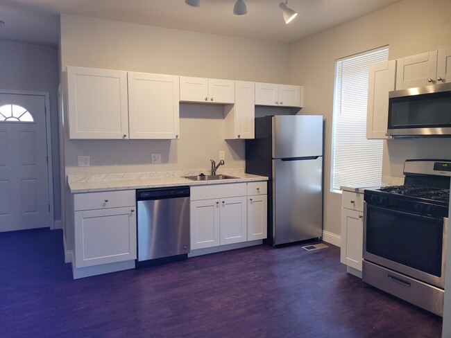 Building Photo - 6655 Garner Ave