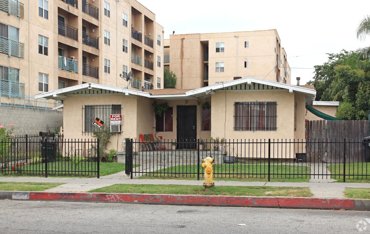 Primary Photo - 6441 Seville Ave