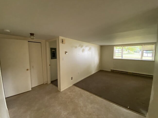 Building Photo - 23 Centennial Ave W