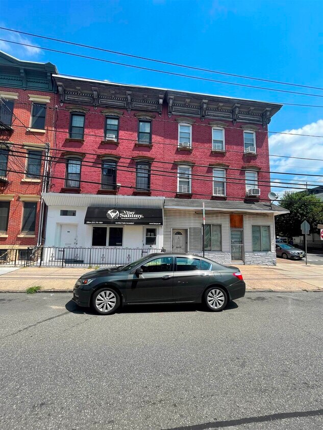 94 Bowers St Unit 2nd Floor, Jersey City, NJ 07307 Condo for Rent in