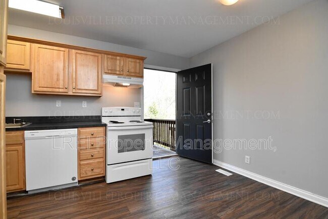 Building Photo - 750 Marian Village Dr