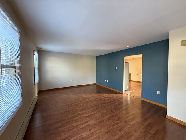 Foto del edificio - Two Bedroom, 1.5 Bath in Breezewood