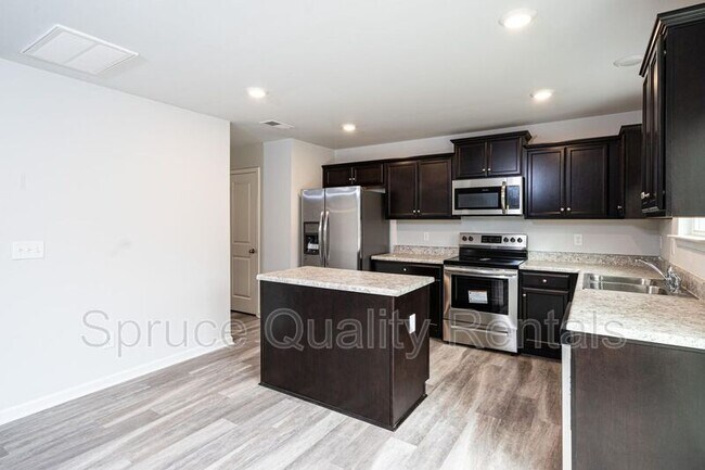 Photo - 1645 Weatherend Dr House