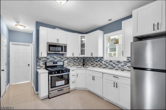 Foto del edificio - 568 Grove St