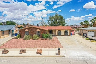 Building Photo - 3008 Gaston Dr
