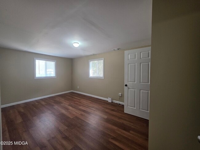 Foto del edificio - 811 Lewis St