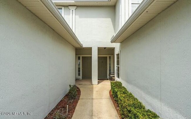 Building Photo - 726 Middle Branch Way